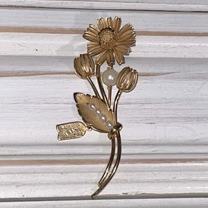 Misty Lane vintage IPS Aster gold pearl flower brooch pin